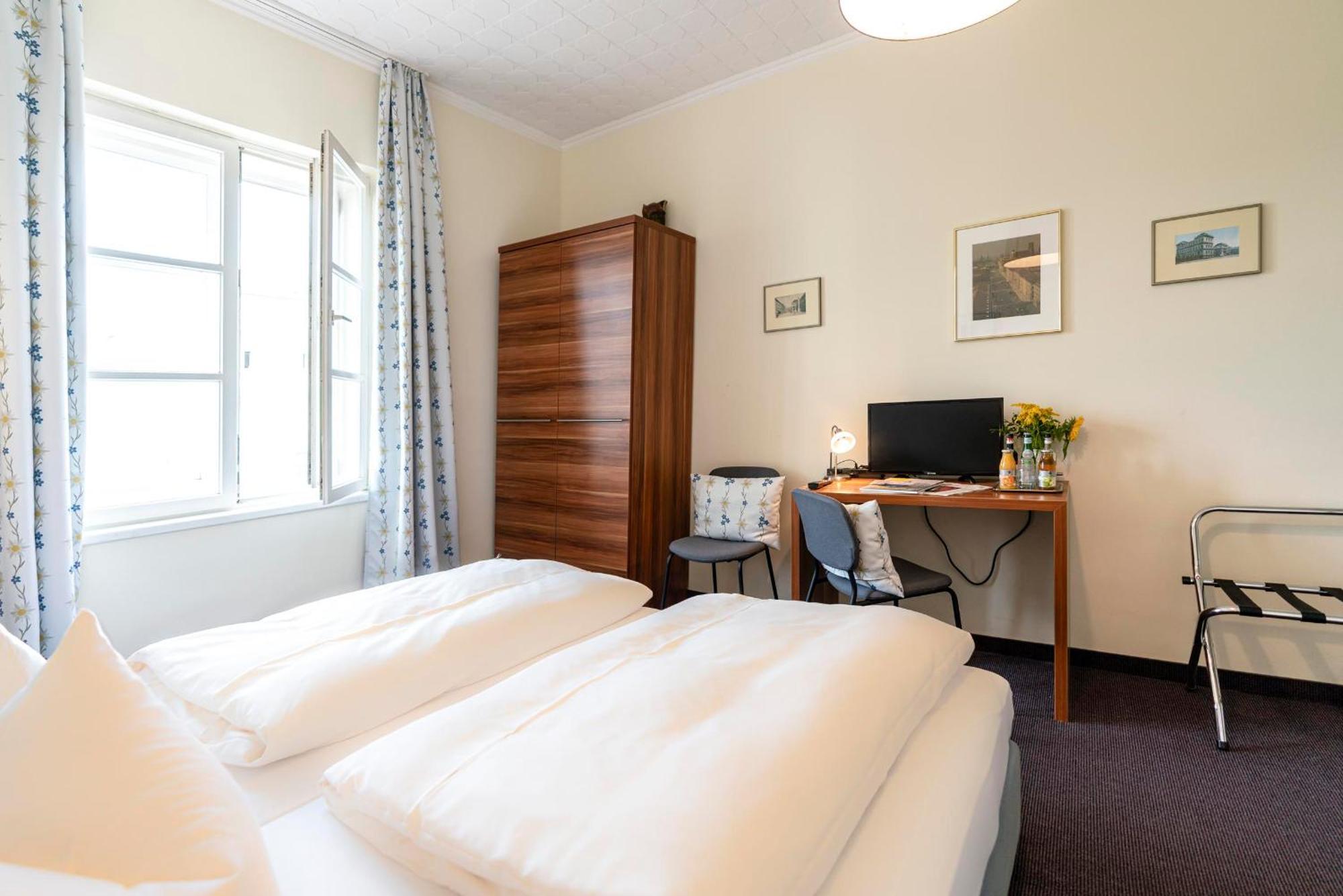 Hotel-Pension Am Siegestor München Ngoại thất bức ảnh