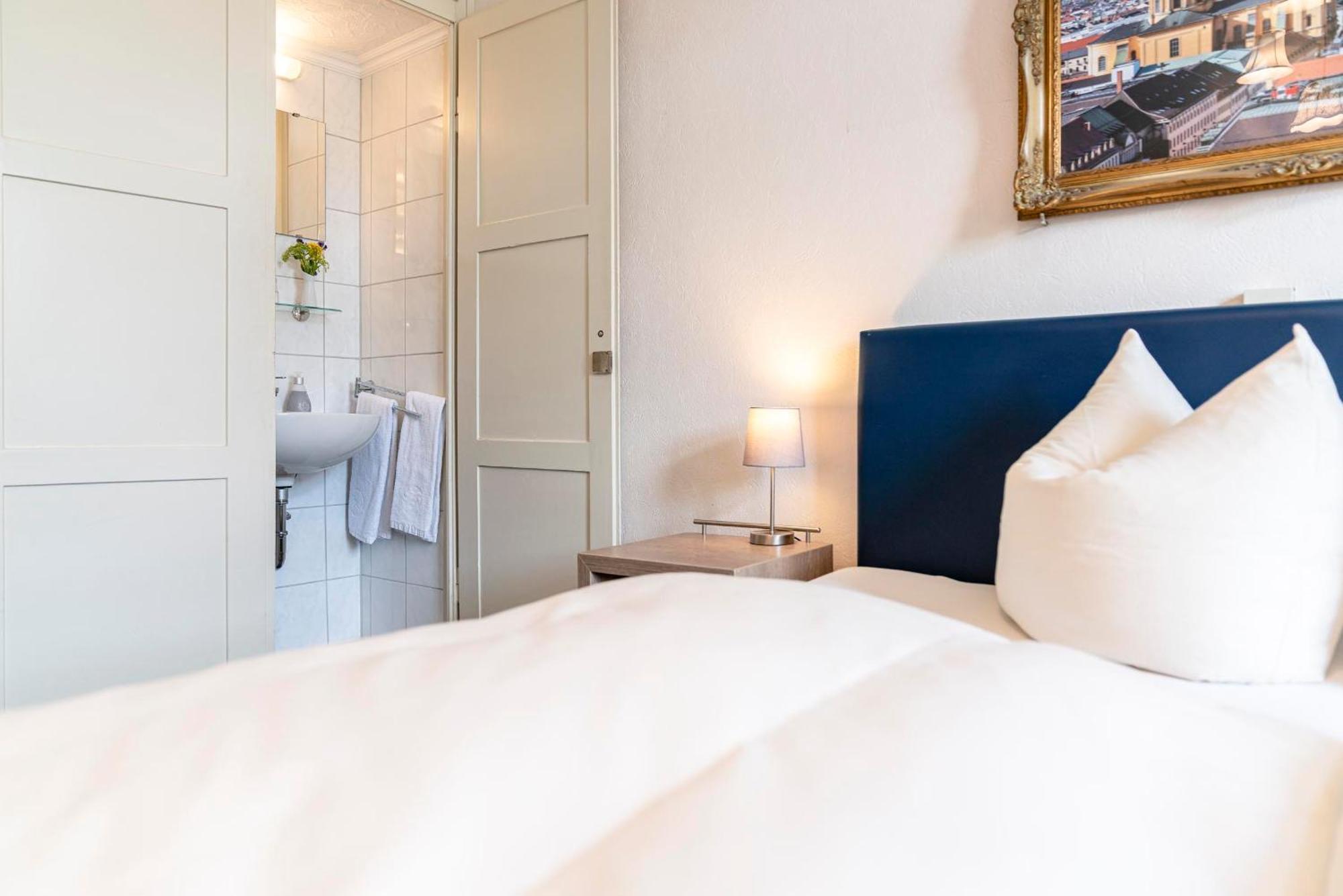 Hotel-Pension Am Siegestor München Ngoại thất bức ảnh